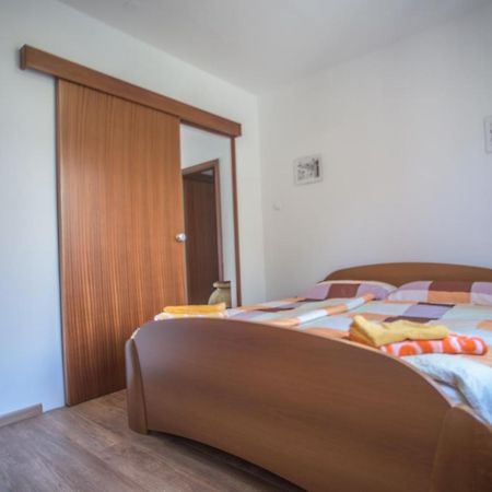 Apartman Marenic Cres Exterior foto